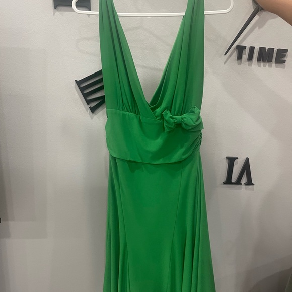 Dresses - Picture 10 of 12